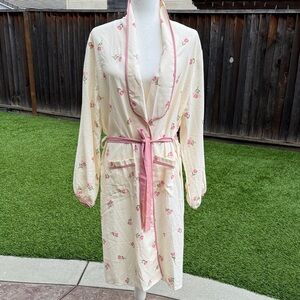 Vintage tulips robe